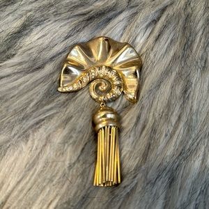 COPY - Vintage Kreisler broach